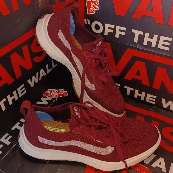 Vans Men's 7.5/Women's 9 UltraRange Vr3 Port Red White Mesh VN0A4BXBPRT - Picture 1 of 12